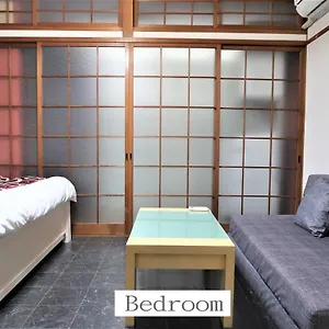 sakura-house-single-family-house-osaka-537-0013.hotels-osaka.net/